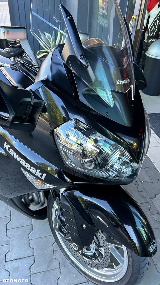 Kawasaki GTR - 16