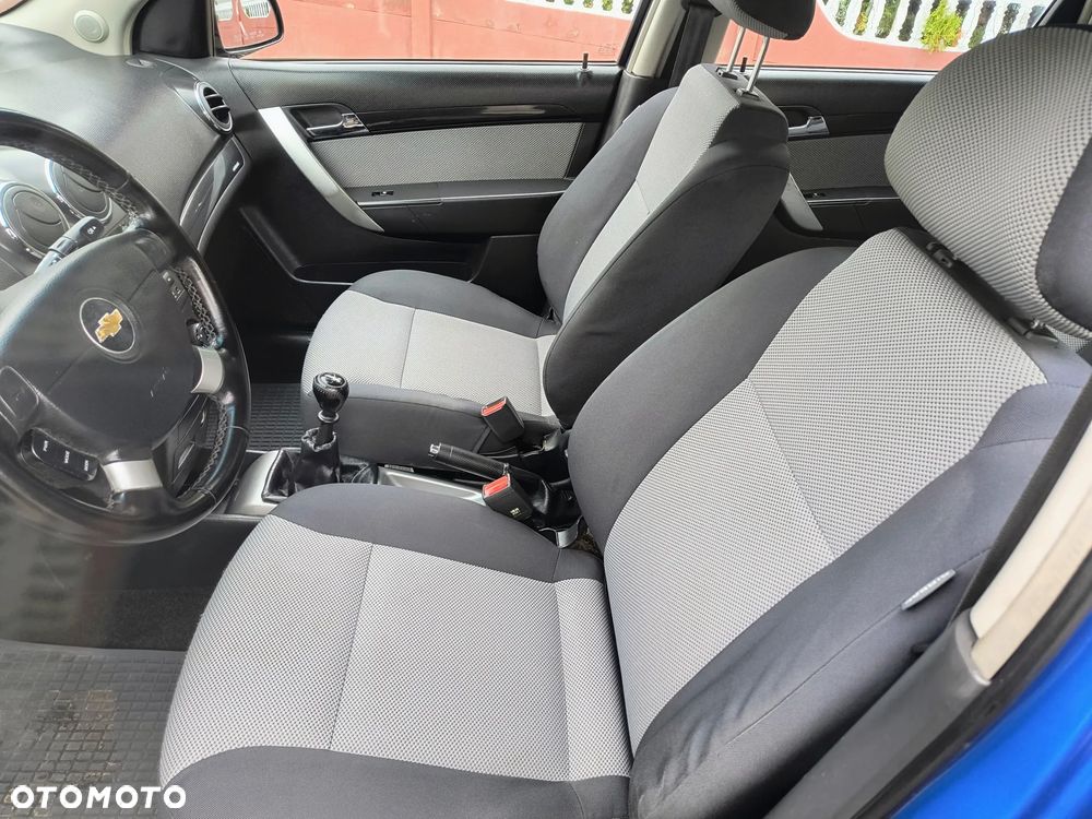 Chevrolet Aveo 2011 photo 5