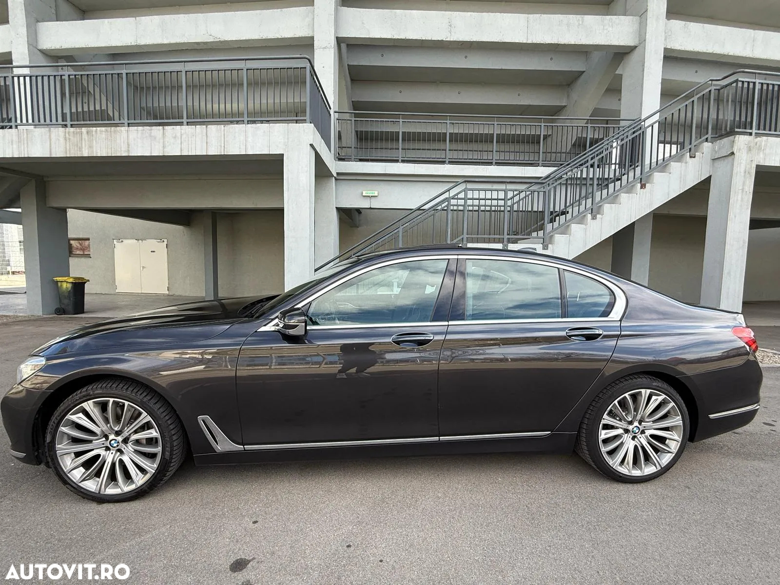 BMW Seria 7 740d xDrive - 15
