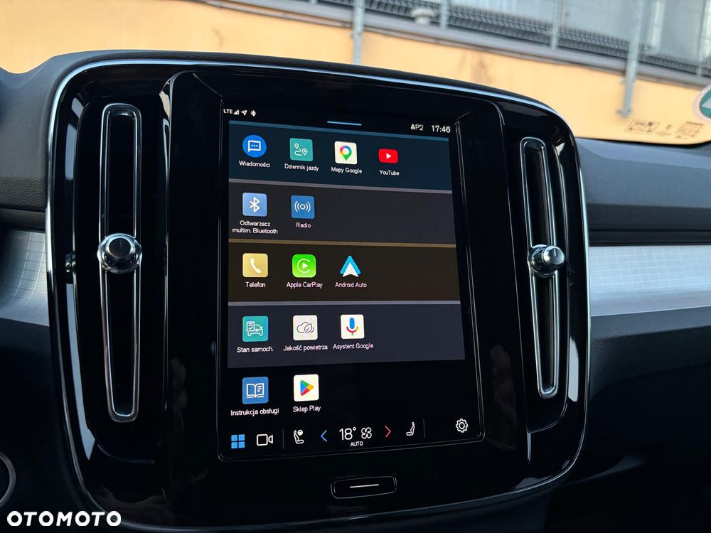 Volvo XC 40 B3 Plus Dark - 32