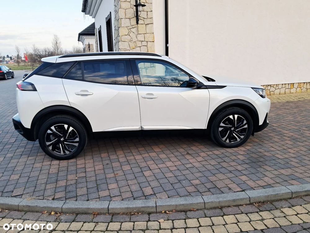 Peugeot 2008 1.2 Pure Tech GPF Allure S&S - 4