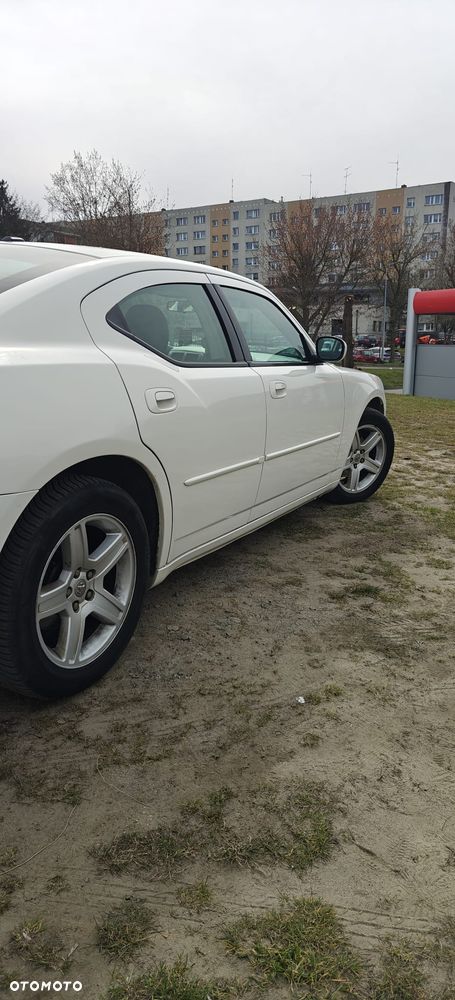 Dodge Charger 3.5 V6 SXT - 9