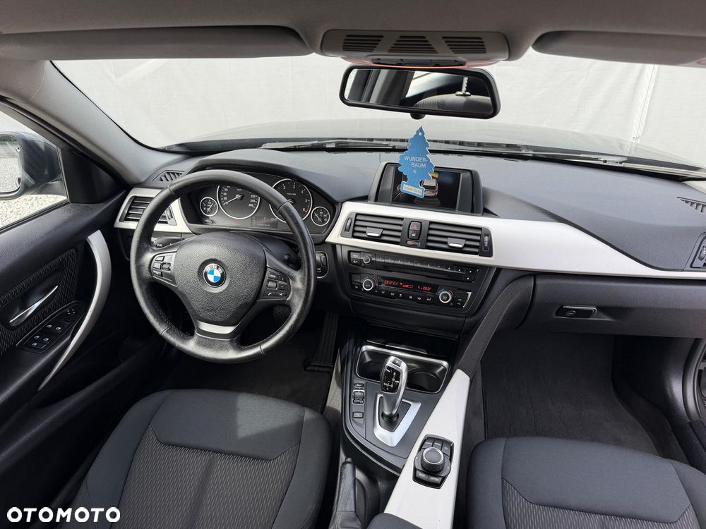 BMW Seria 3 318d Modern Line - 16