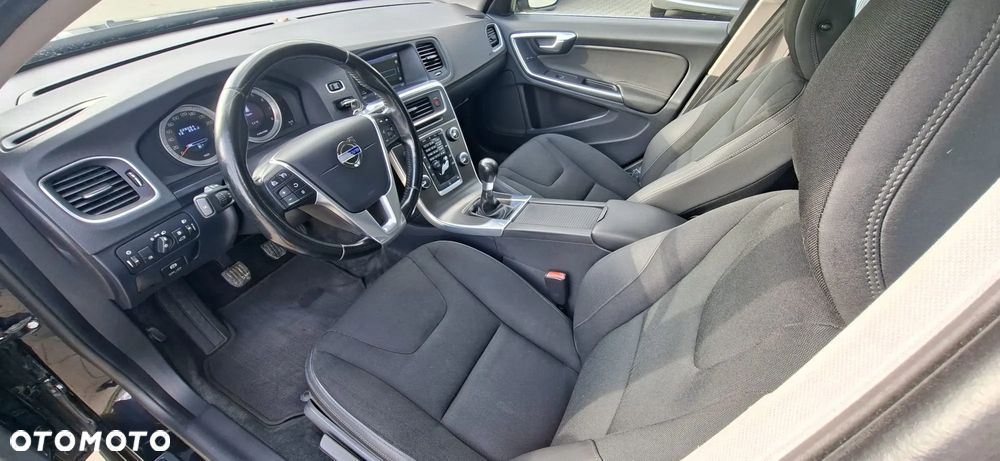 Volvo V60 D4 Momentum - 7