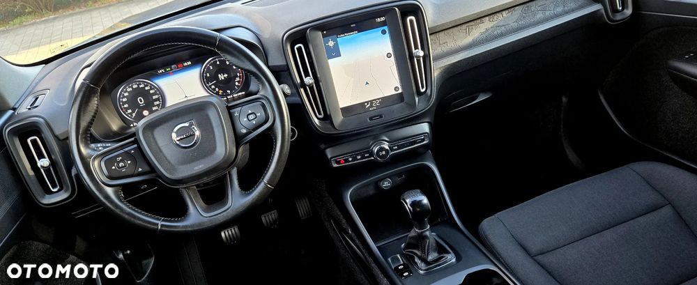 Volvo XC 40 T3 Momentum Pro - 31