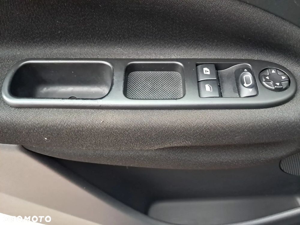 Citroën C3 Picasso 1.4i Attraction - 3