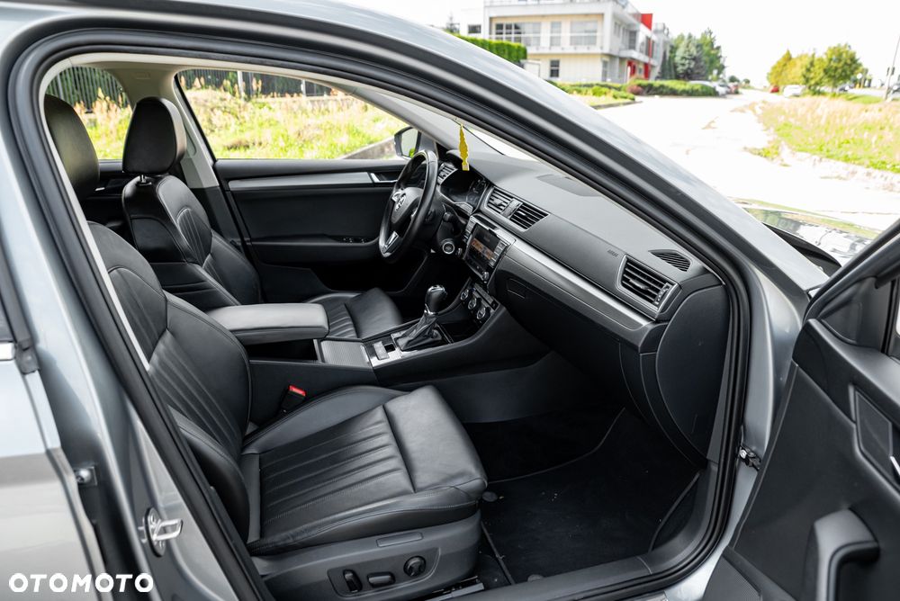 Skoda Superb 2.0 TDI 4x4 L&K DSG - 25