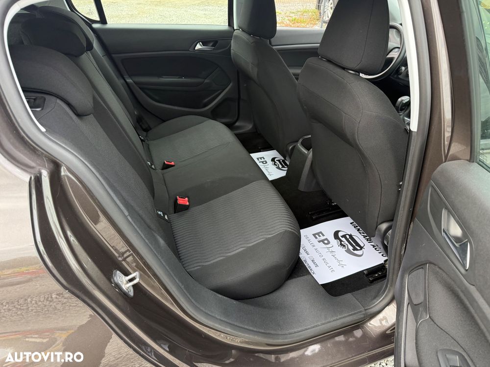 Peugeot 308 1.2 L PureTech Active - 15