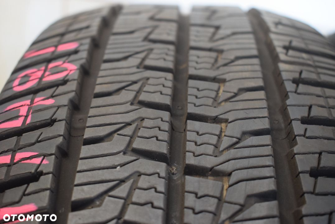 R17C 215/60 Continental VanContact 4Season - 2
