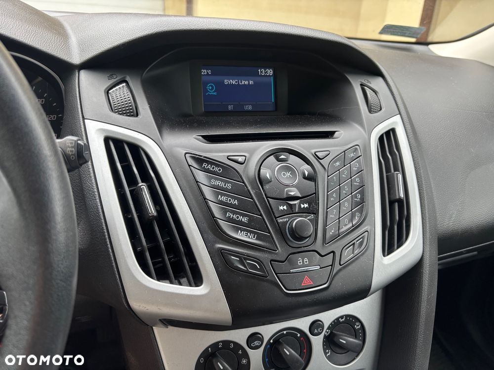 Ford Focus 2.0 16V Style - 8