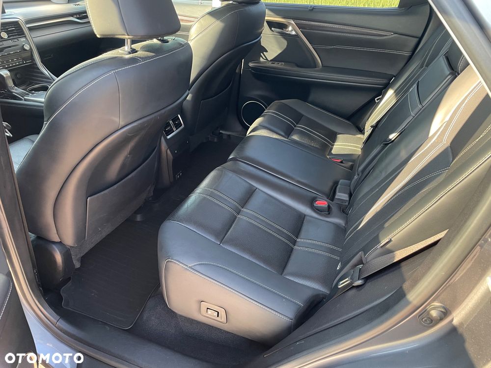 Lexus RX - 9
