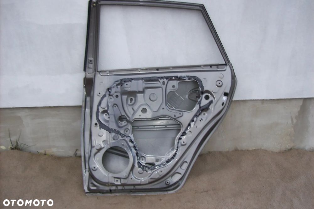 drzwi tylne prawe toyota auris 2 hb - 5