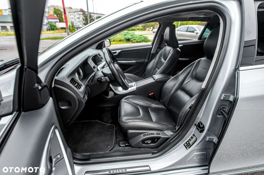 Volvo V60 T3 Geartronic Powershift RDesign - 35