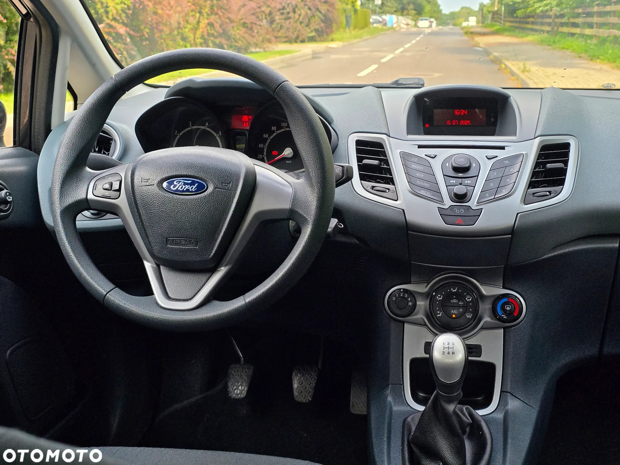 Ford Fiesta 1.25 Champions Edition - 26