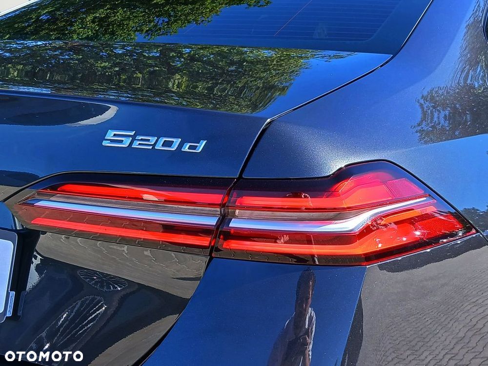 BMW Seria 5 520d xDrive - 12