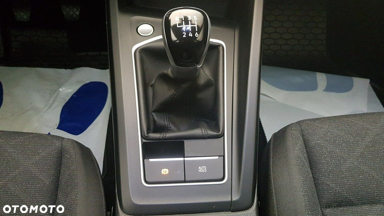 Volkswagen Golf - 30