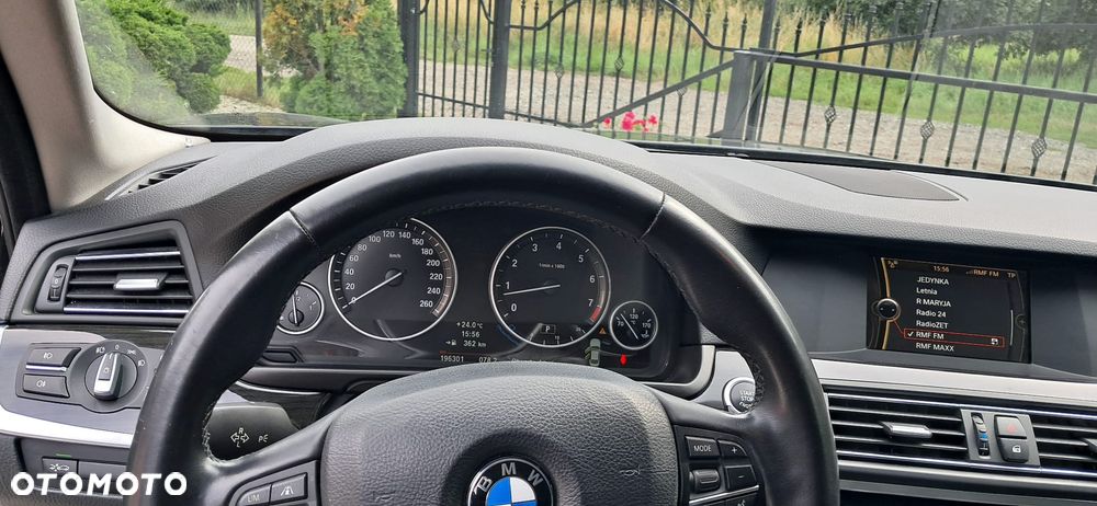 BMW Seria 5 528i Luxury Line - 13