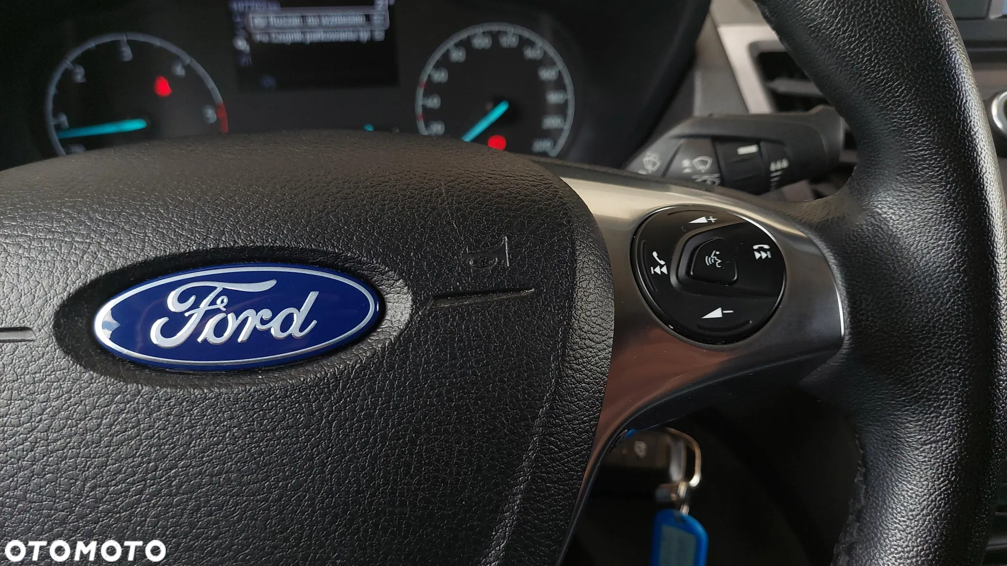 Ford CONNECT - 21