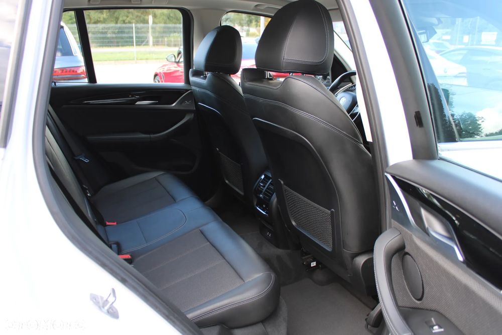 BMW X3 xDrive20i GPF xLine - 25
