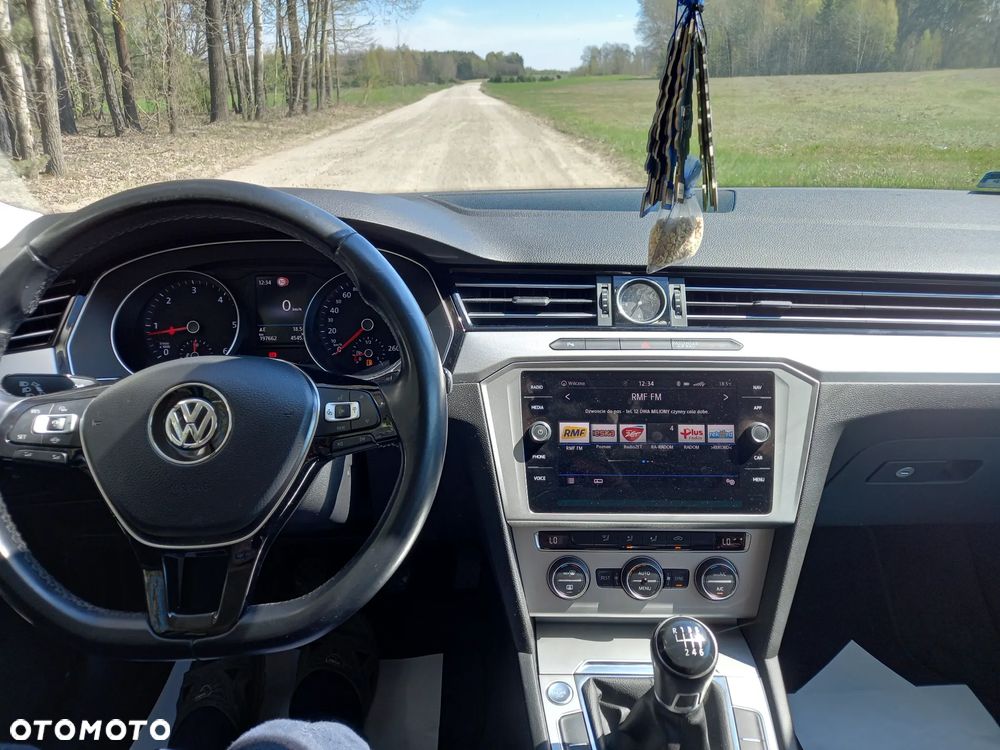 Volkswagen Passat 2.0 TDI BMT Comfortline - 11