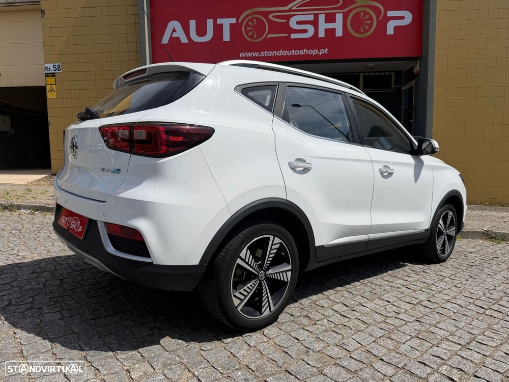 MG ZS - 16
