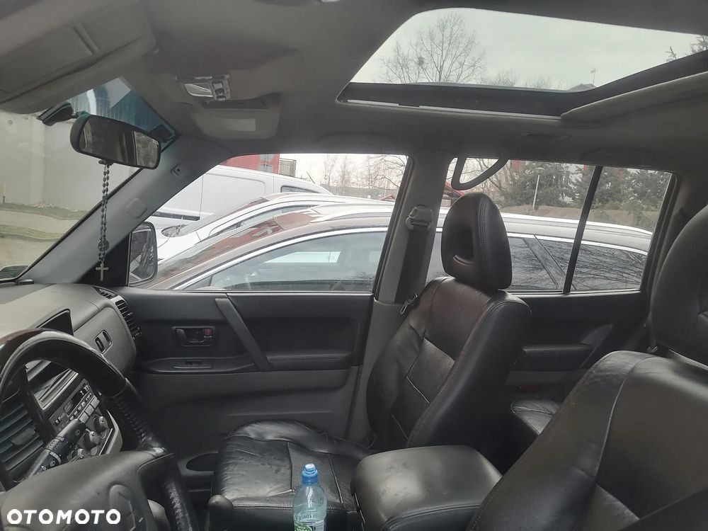 Mitsubishi Pajero - 9