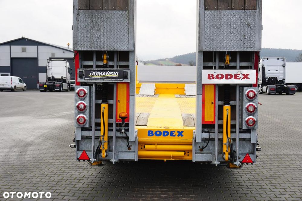 Bodex / NISKOPODWOZIOWA / 4 OSIE / NAJAZDY / 2 X OŚ SKRĘTNA / DMC 65 000 KG / JAK NOWA - 24