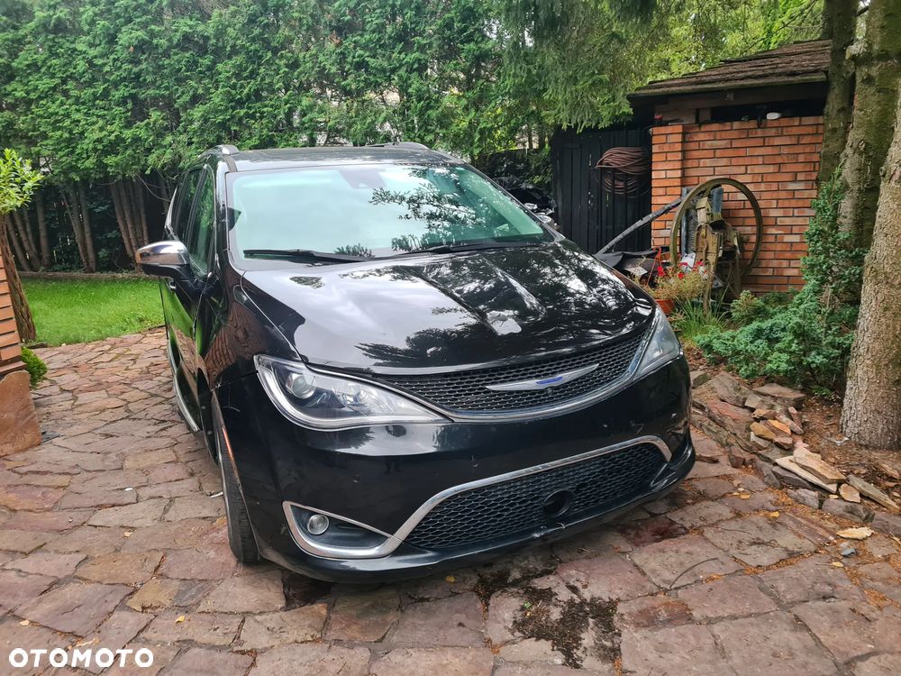 Chrysler Pacifica - 15