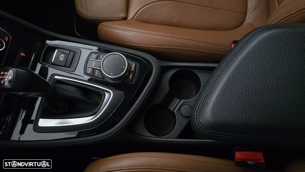 BMW 216 Active Tourer d Line Sport Auto - 51