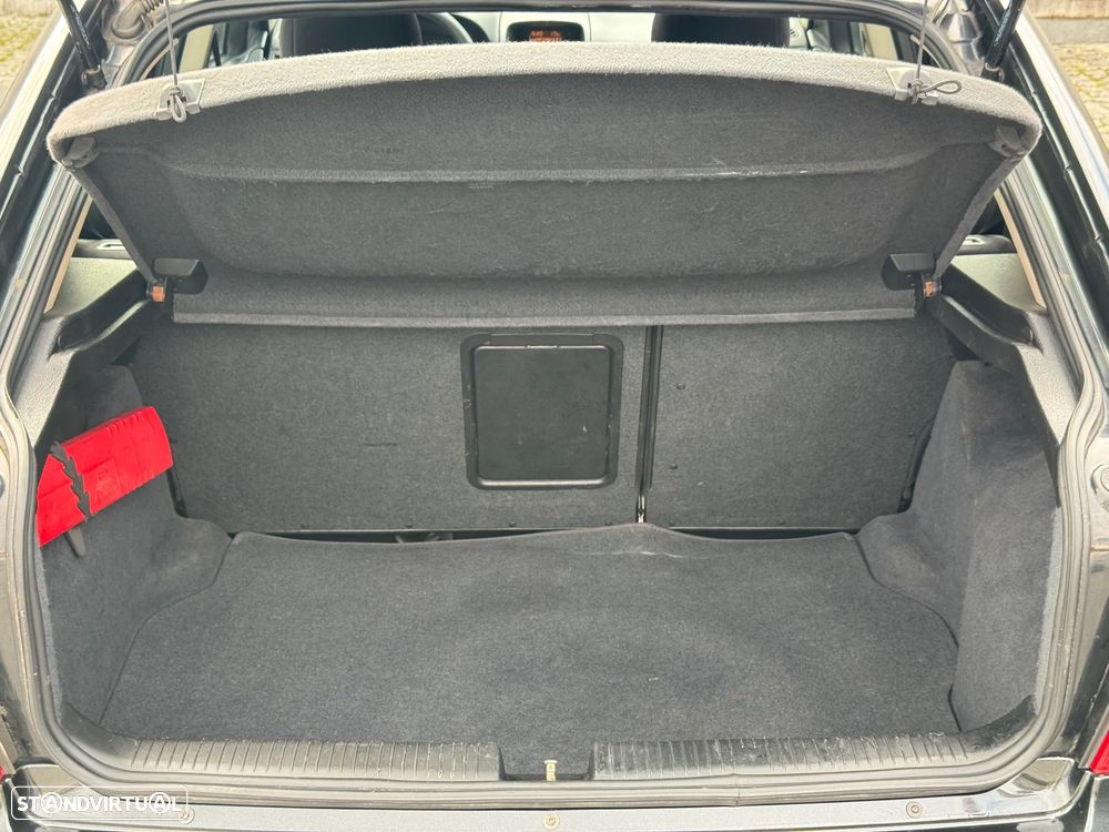 Opel Astra 1.2 Club - 29