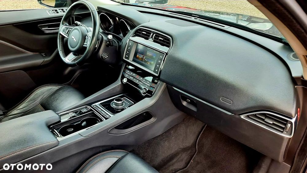 Jaguar F-Pace 2.0 i4D AWD Prestige - 22