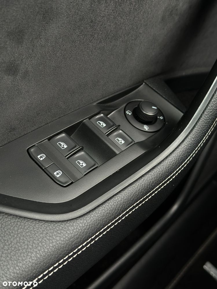 Skoda Superb 2.0 TDI SCR Sportline DSG - 30