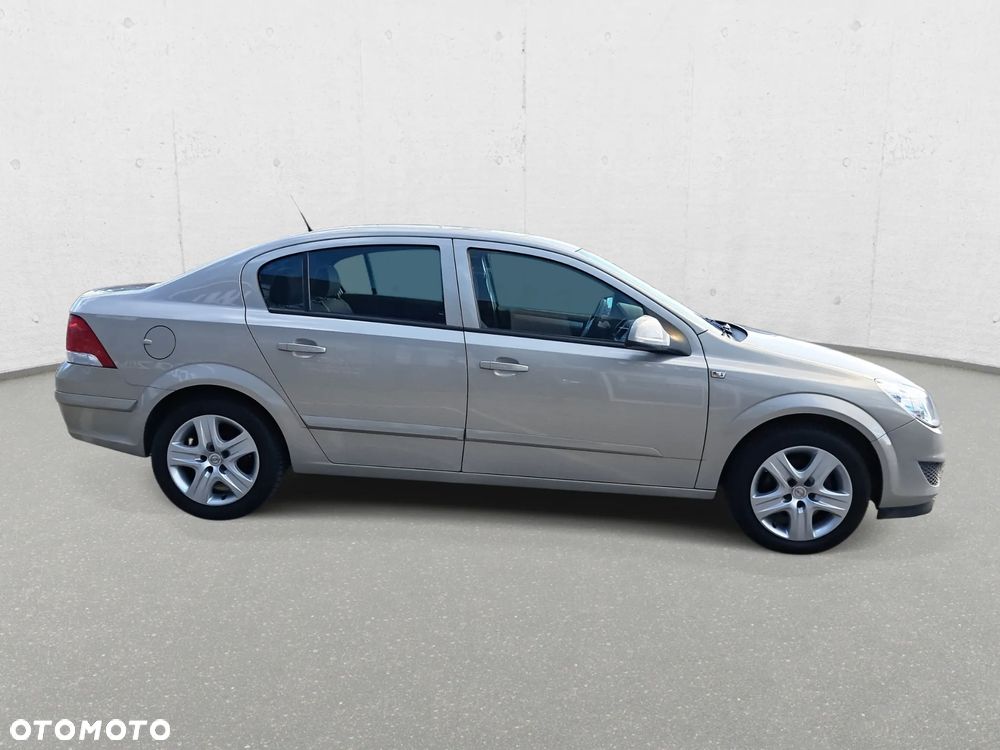 Opel Astra 1.6 Enjoy - 4