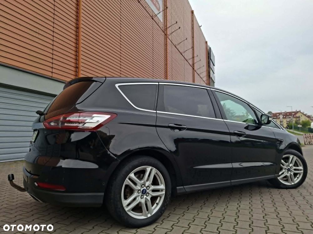 Ford S-Max 2.0 TDCi Titanium PowerShift - 24