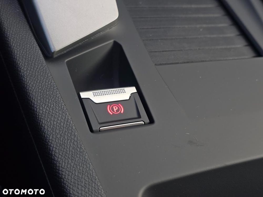 Peugeot 408 1.2 PureTech mHEV Allure S&S e-DSC6 - 23