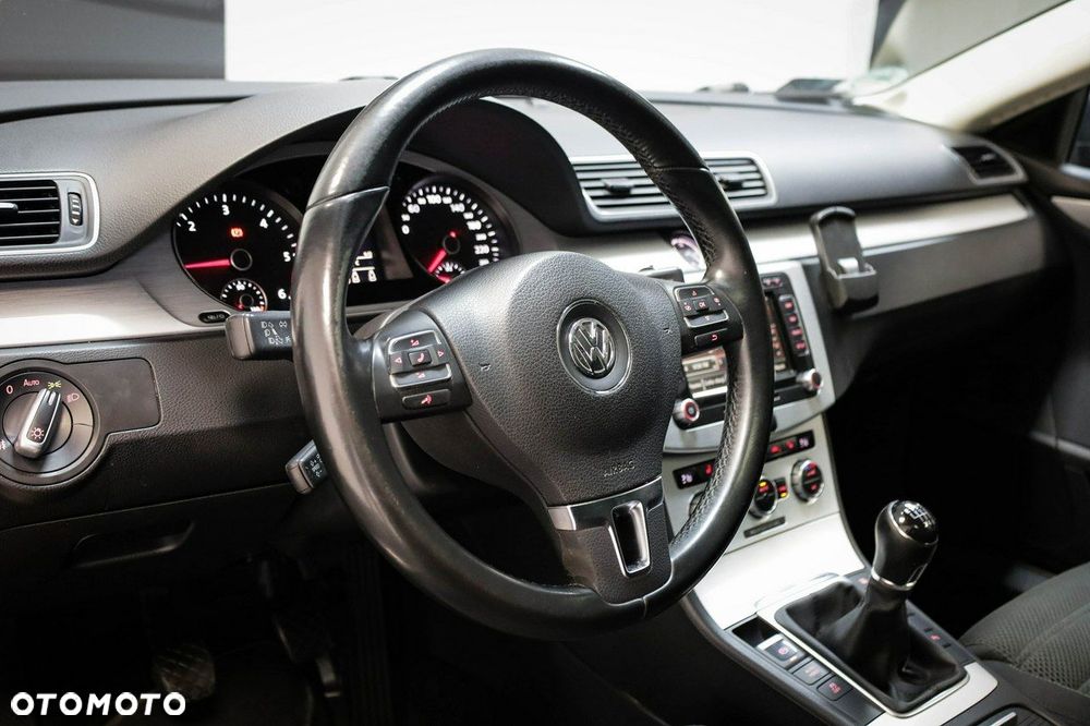 Volkswagen Passat CC - 12