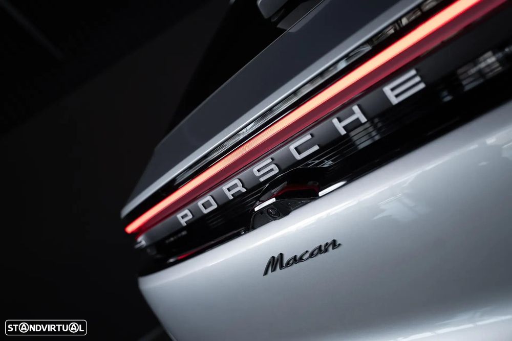 Porsche Macan Electric - 11