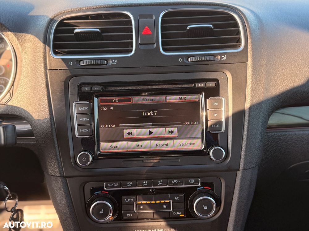 Volkswagen Golf - 10