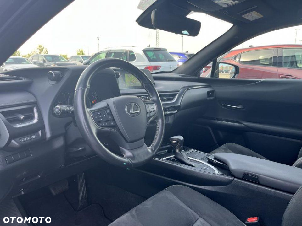 Lexus UX - 14