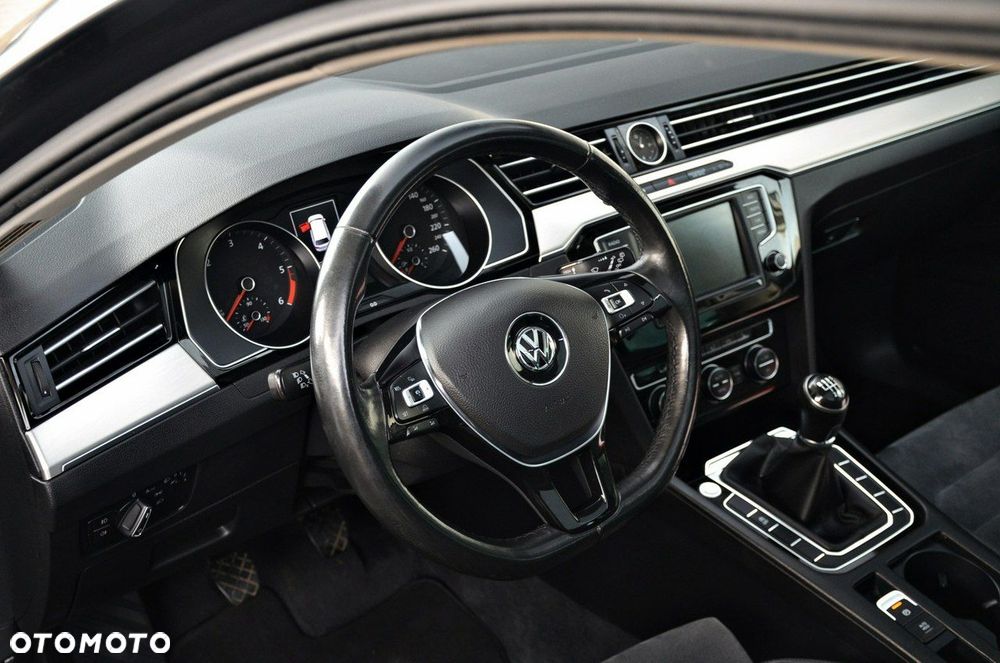 Volkswagen Passat - 14