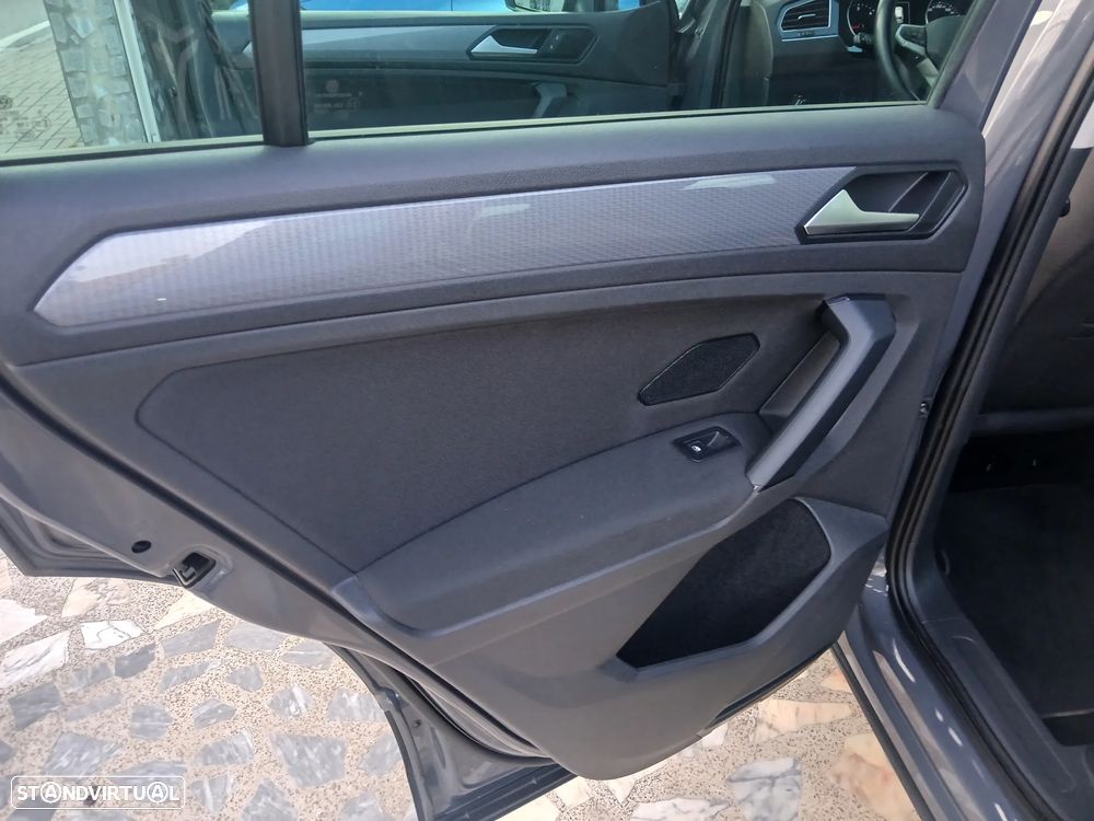 VW Tiguan 2.0 TDI Confortline DSG - 24