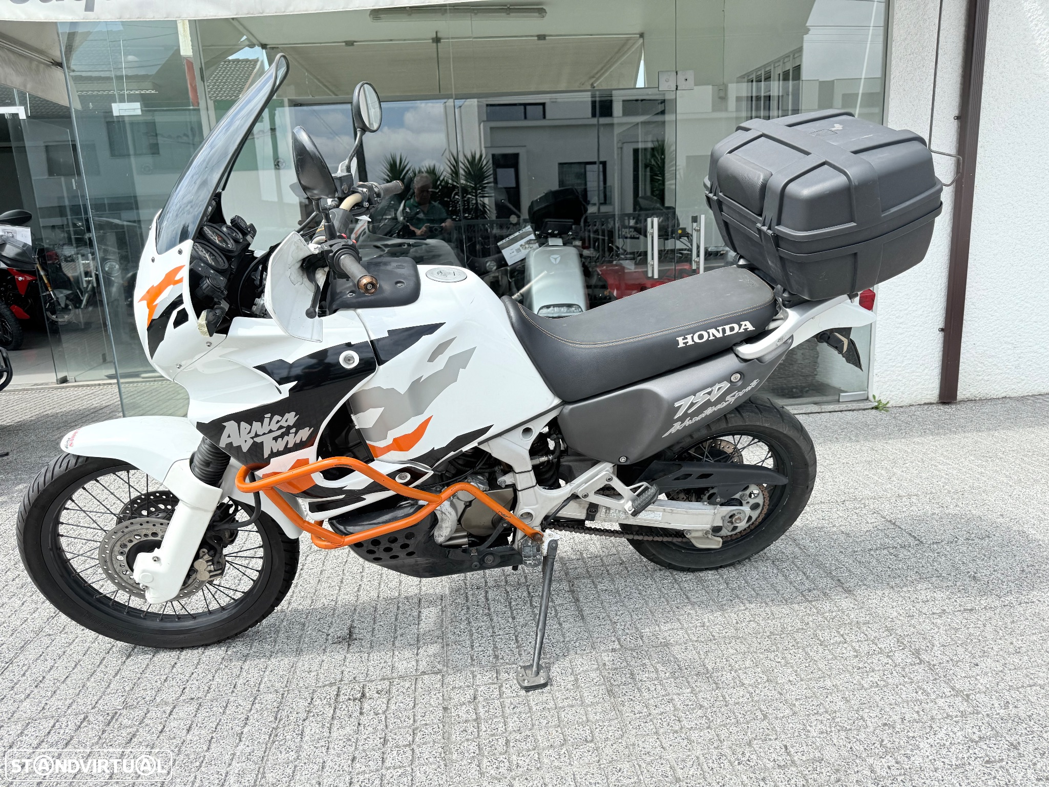 Honda Africa Twin XRV 750 - 4