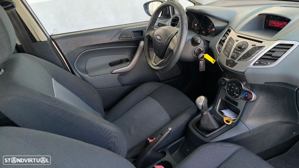 Ford Fiesta 1.4 TDCI Trend - 32