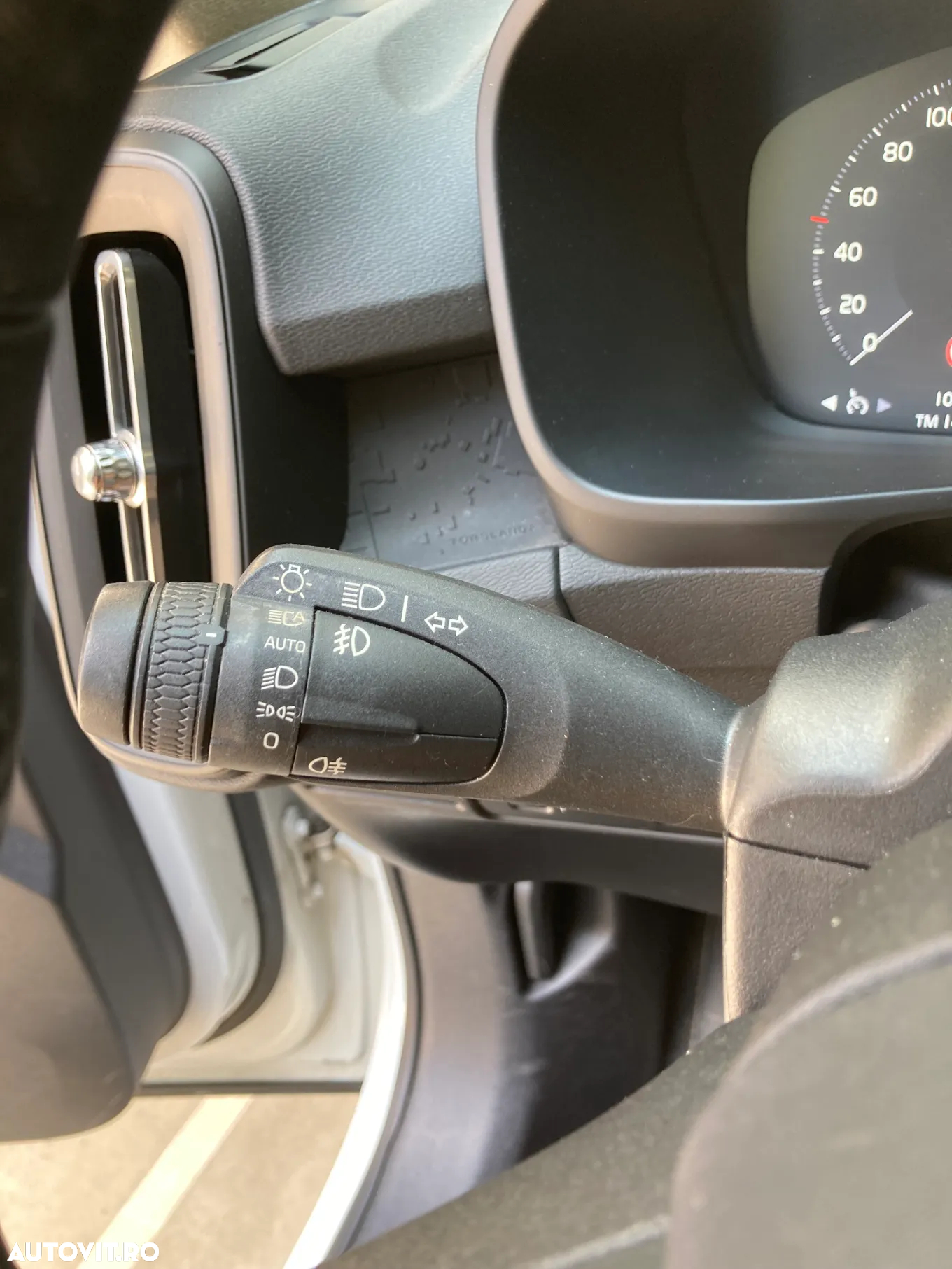 Volvo XC 40 T3 AT8 Momentum - 18