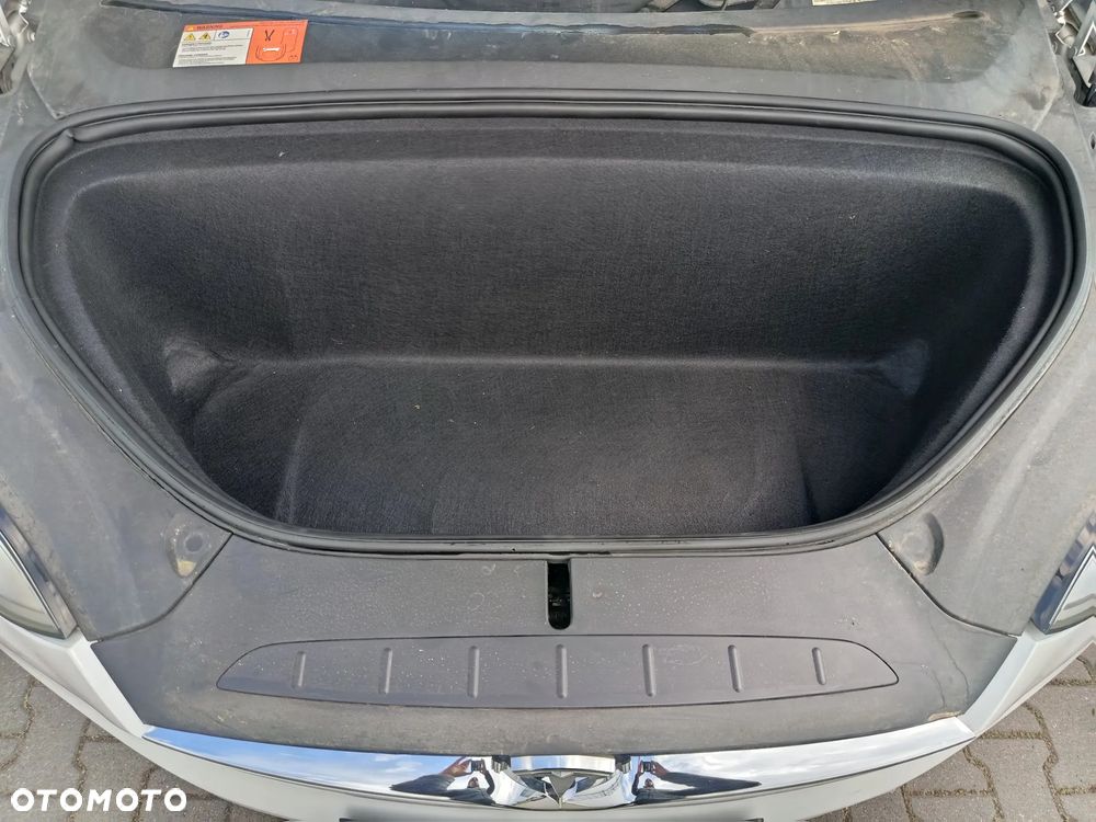 Tesla Model X 75 D - 5