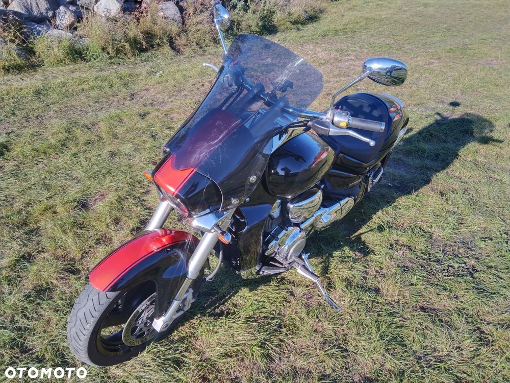 Suzuki Intruder - 13