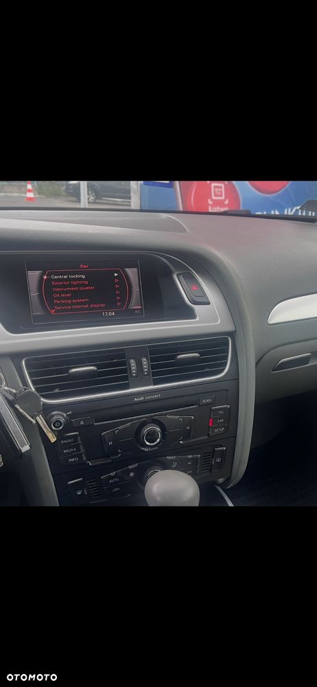 Audi A4 Limousine - 8