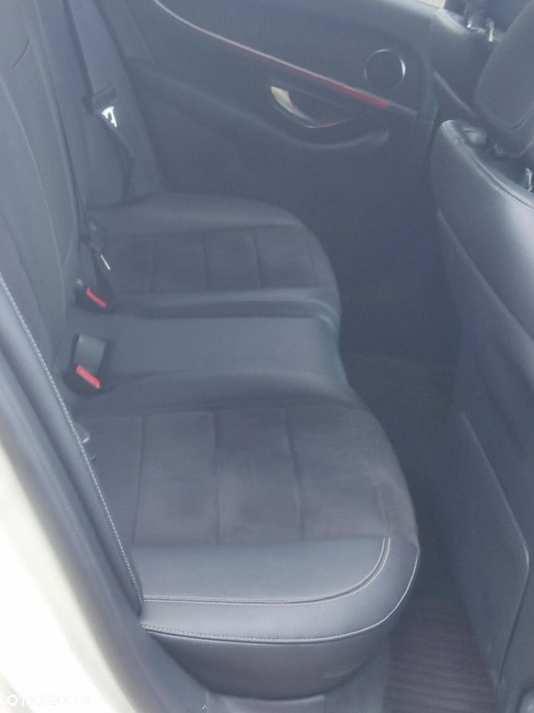 Mercedes-Benz Klasa E 220 d 4-Matic 9G-TRONIC - 17