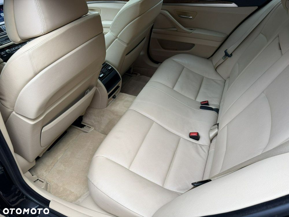 BMW Seria 5 530d - 23