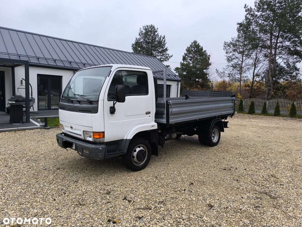 Nissan Cabstar - 2